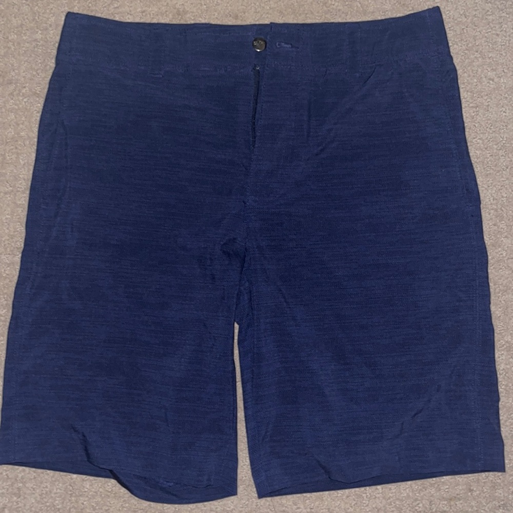 Like new Mens callaway golf shorts size 32